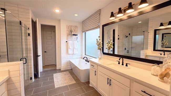 Building Photo - 5603 Logan Ridge Ln