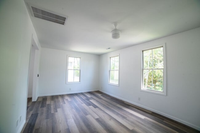 Building Photo - 107 N 13th St