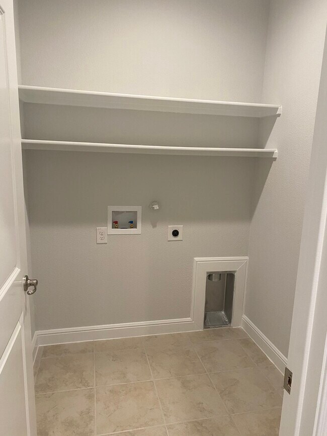 Utilities Room - 1021 Gillespie Dr