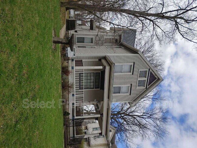 Building Photo - 333 W Suttenfield St