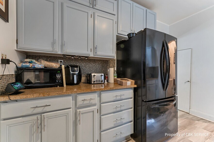 Building Photo - 1432 W Jonquil Ter