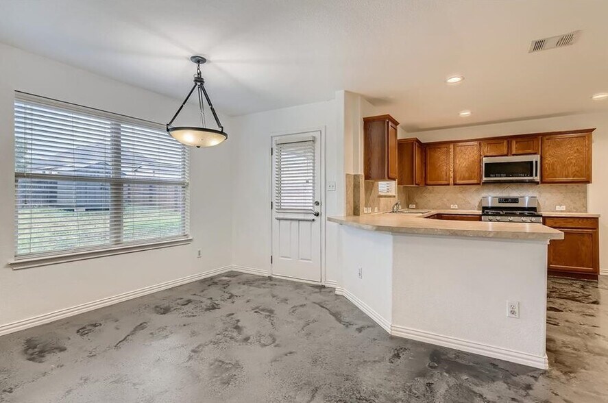 Building Photo - 177 Flagstone Trl