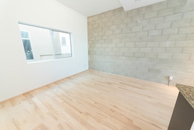 Building Photo - 717 N Highland Ave