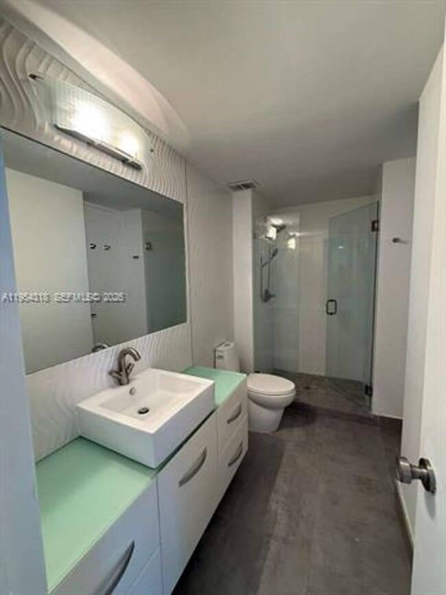 Building Photo - 5055 Collins Ave