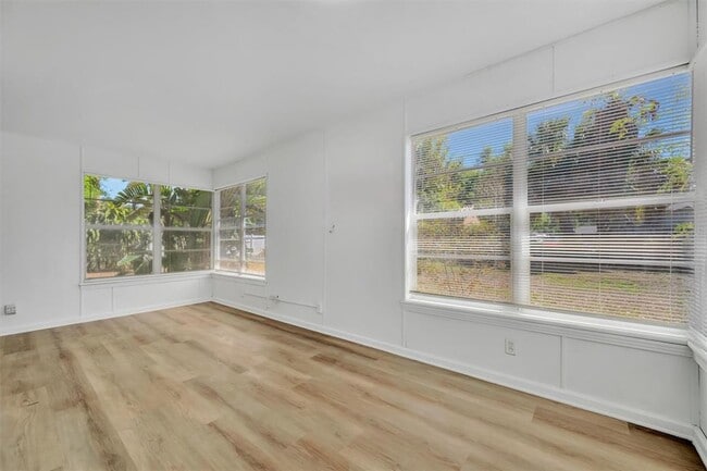 Building Photo - 6348 7th Ave N