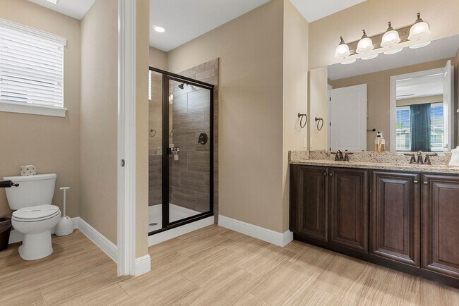 Building Photo - 520 Lasso Dr