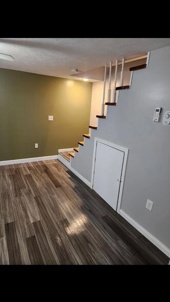 Building Photo - 5243 Highland Rd