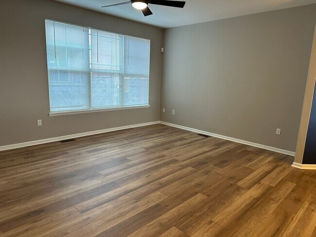 Building Photo - Large garage with attached spacious 2 bedroom townhome