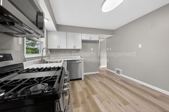 Building Photo - 315 St Anthony Ln