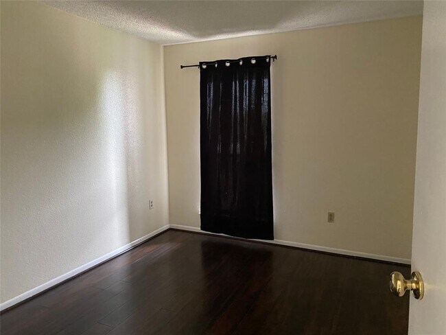 Building Photo - 260 El Dorado Blvd