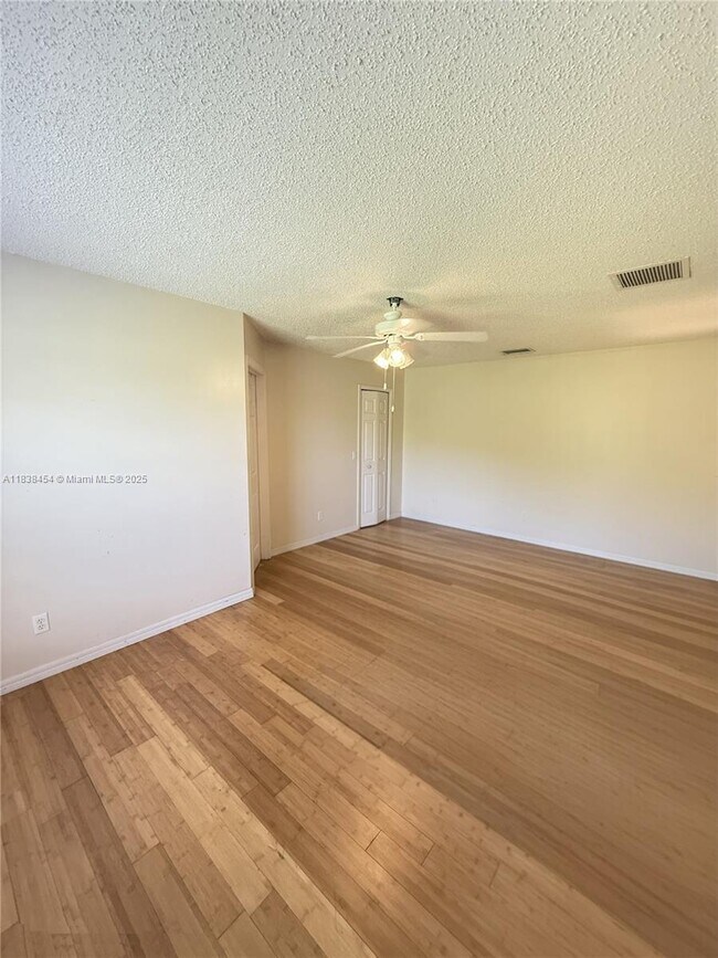 Building Photo - 5338 NW South Crisona Cir