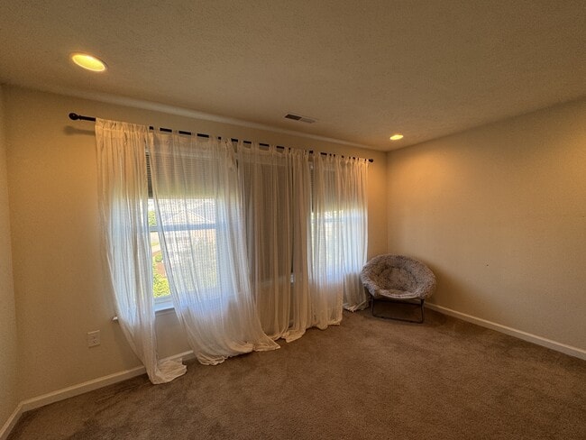 Building Photo - 3339 Sun Ct