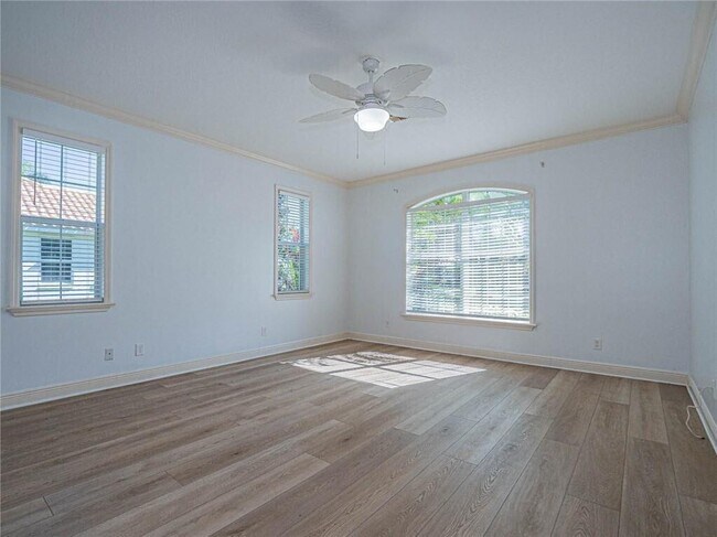 Building Photo - 5836 Pine Ridge Cir