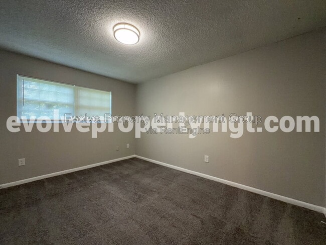 Building Photo - 670 Hobbs Dr