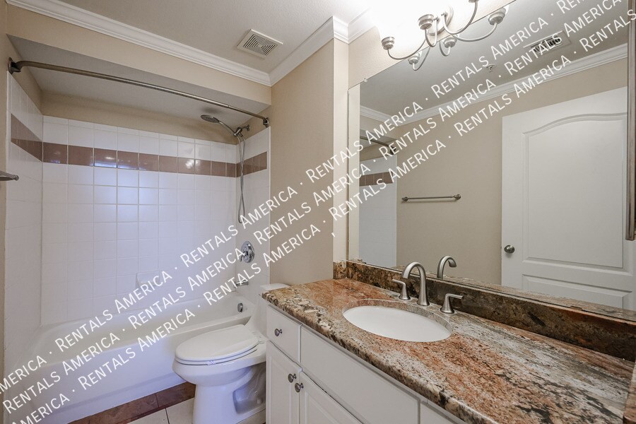 Building Photo - 1701 E Colter St