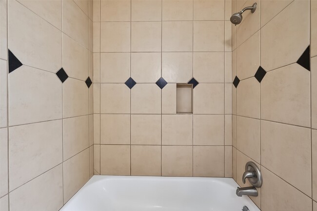 Building Photo - 1842 Freshmeadow Dr