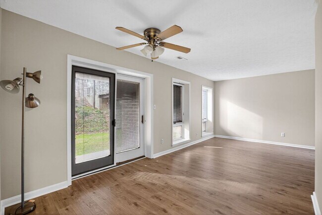 Building Photo - 23252 Chestnut Oak Ct