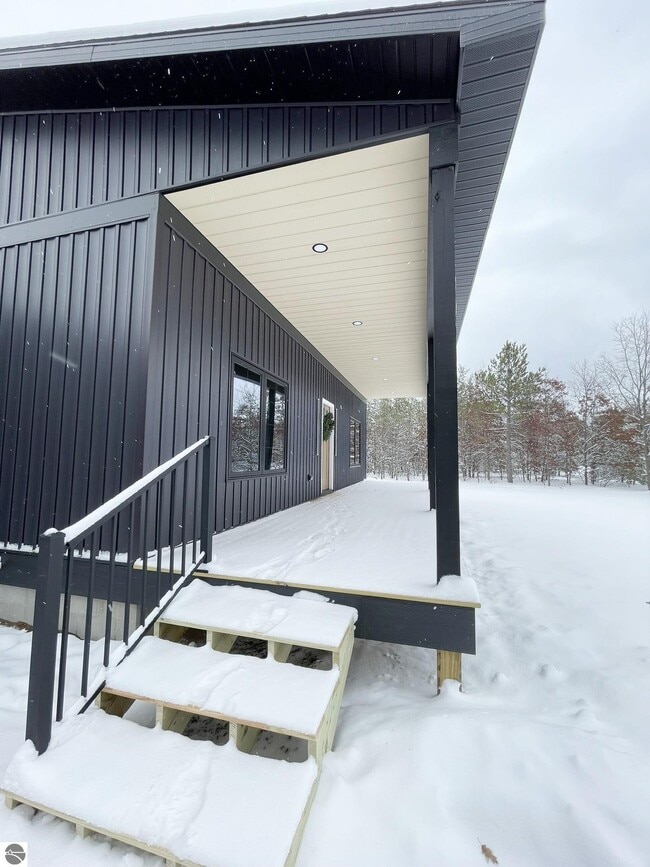 Building Photo - 9000 Kalkaska St