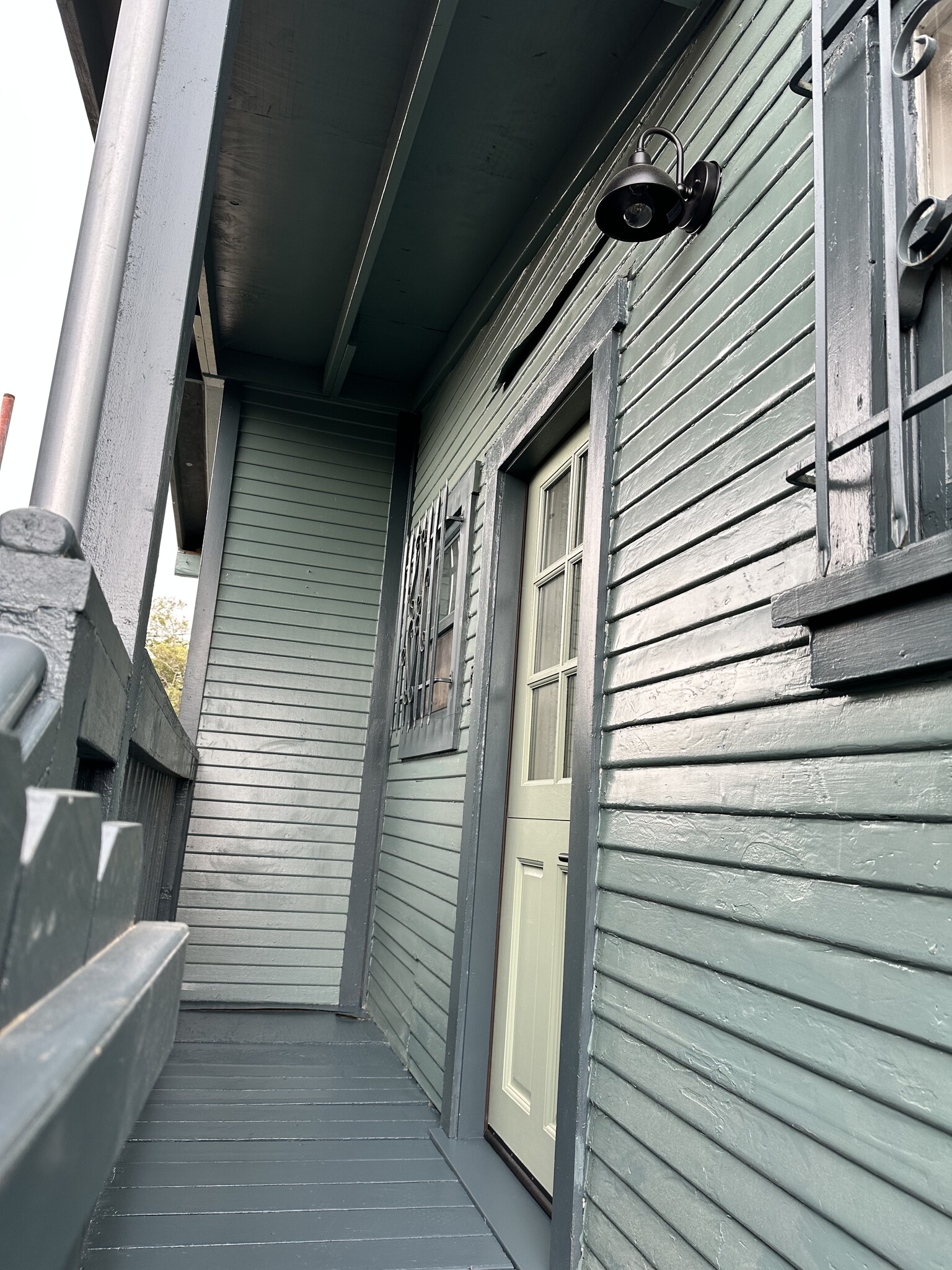 Private porch - 1615 Shell Ave