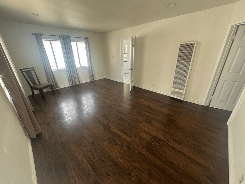 Living Room - 6609 1/2 Brynhurst Ave