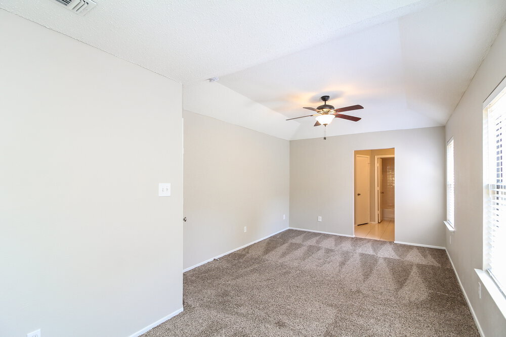 Building Photo - 2534 Bentley Dr