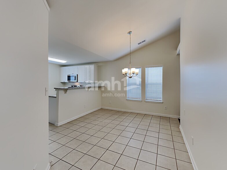 Building Photo - 602 Fairgreen Trail