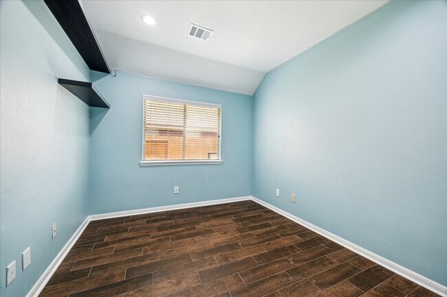 Building Photo - 20910 Sandy Briar Ct