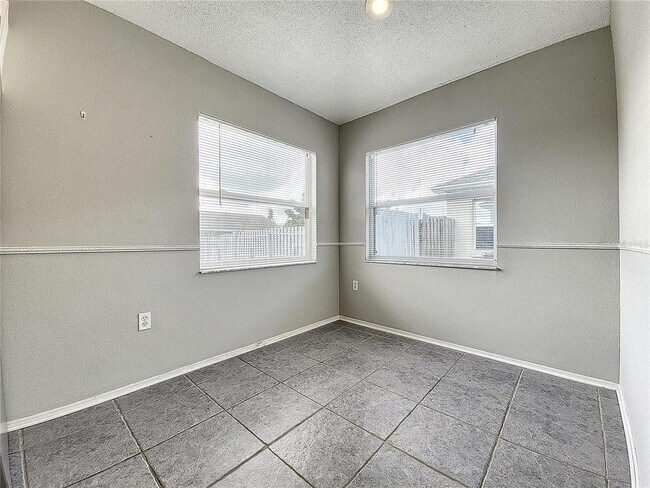 Building Photo - 603 Terranova Dr