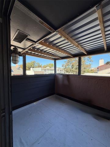 Building Photo - 12513 Burninglog Ln