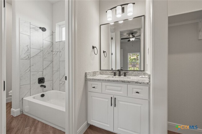 Building Photo - 118 Cap Rock