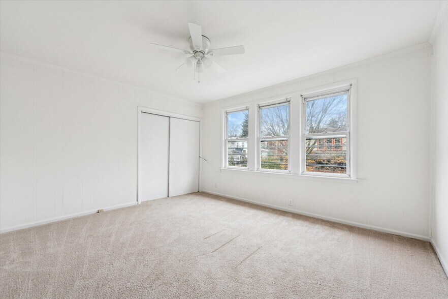 Building Photo - 10 W Jefferson St