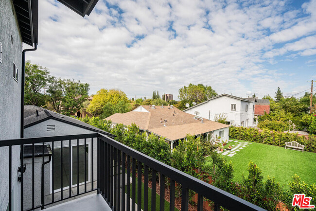 Building Photo - 5110 Garden Grove Ave