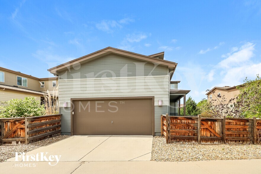 Building Photo - 10520 Sedalia St