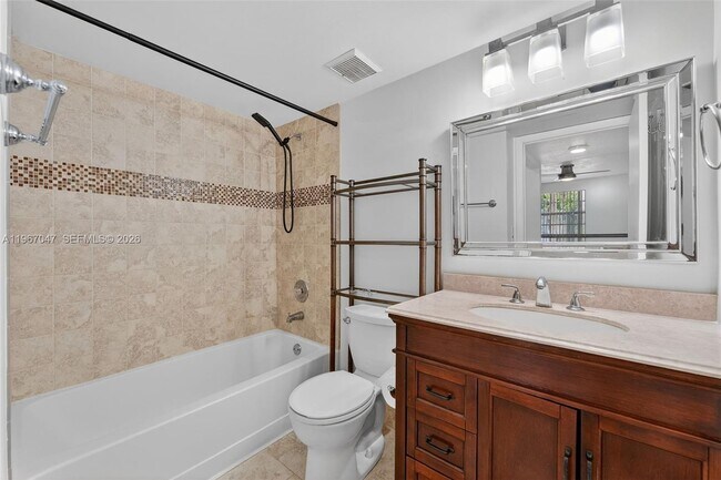 Building Photo - 2841 N Oakland Forest Dr