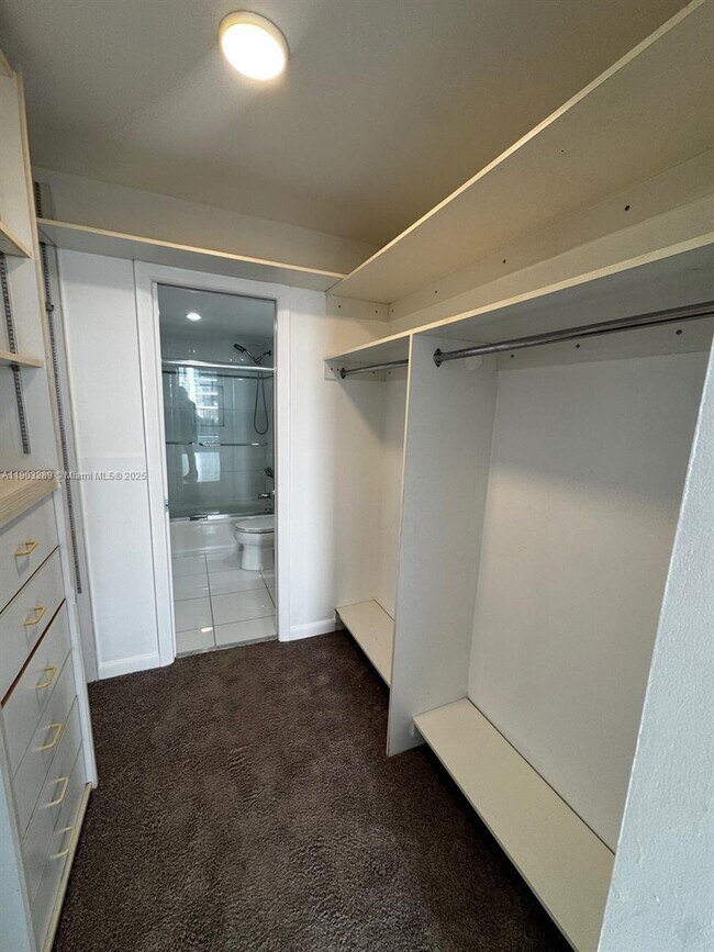 Building Photo - 200 SE 15th Rd