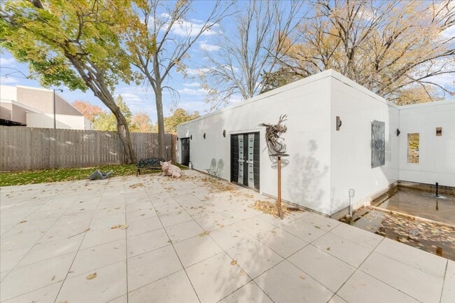 Building Photo - Historic, Character-Rich House - 3 Bed, 3 Bath (2 Full, 2 Half)