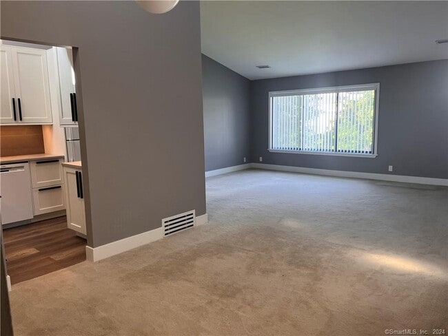 Building Photo - 60 Olcott Way