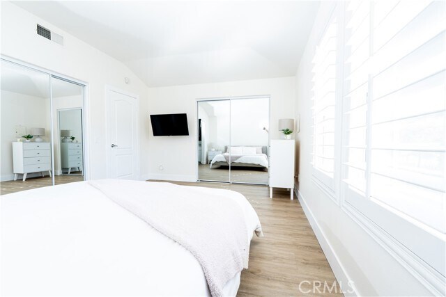 Building Photo - 99 Montana Del Lago Dr