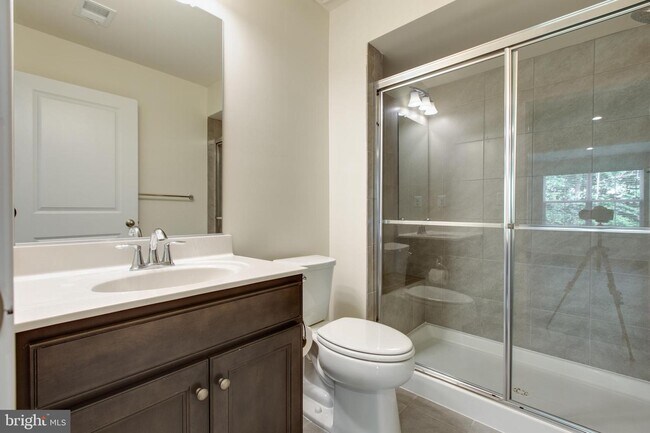 Building Photo - 2546 Buckthorn Dr