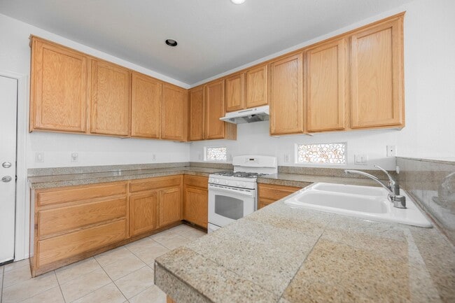 Building Photo - 3 bedroom - 2 story home located in 89141