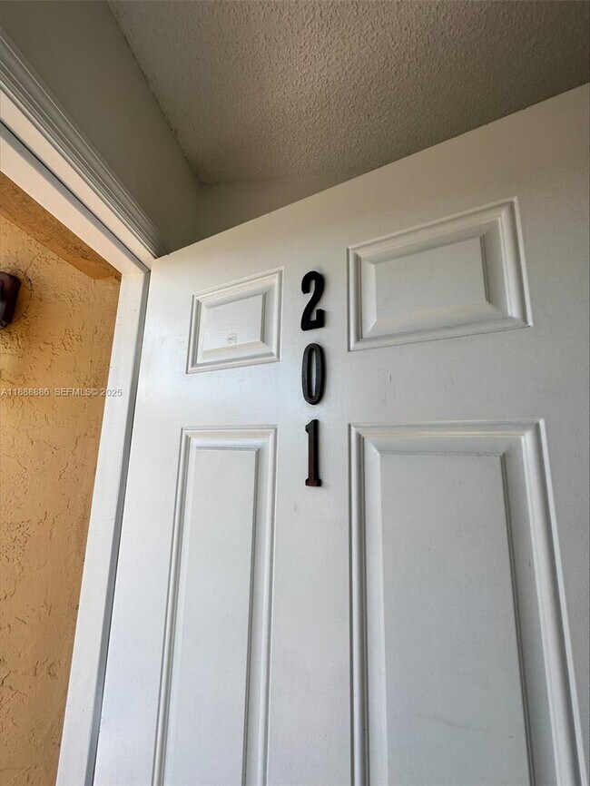 Building Photo - 6214 SW 131st Ct