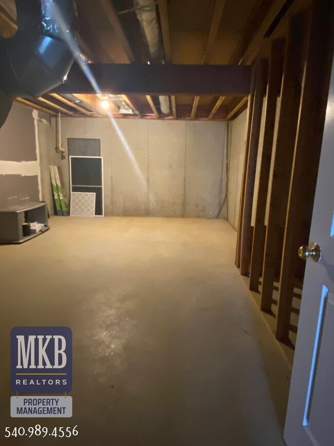 Building Photo - 3 bedrooms 3 baths Patio Home in Roanoke C...