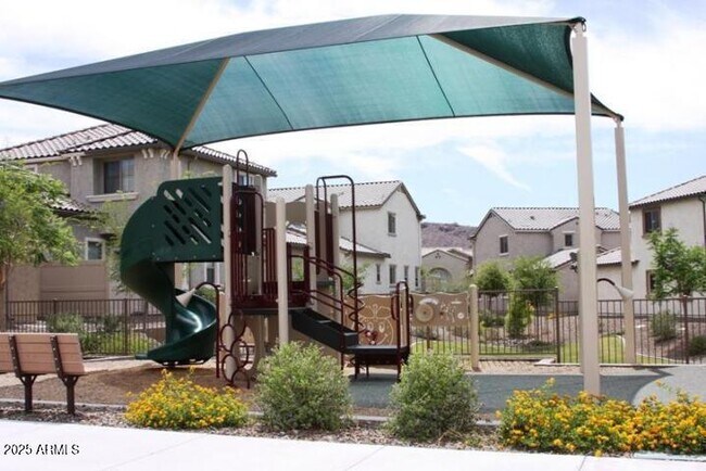 Building Photo - 26417 N Babbling Brook Dr