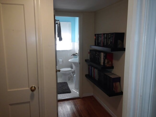 Building Photo - 751 Farnell Ln