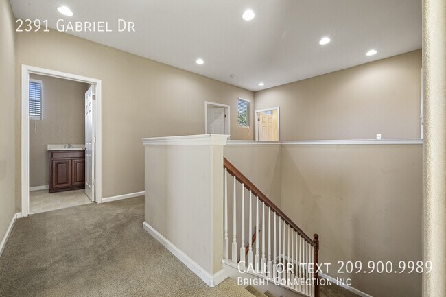 Building Photo - 2391 Gabriel Dr