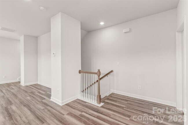 Building Photo - 7136 Bryce Ave