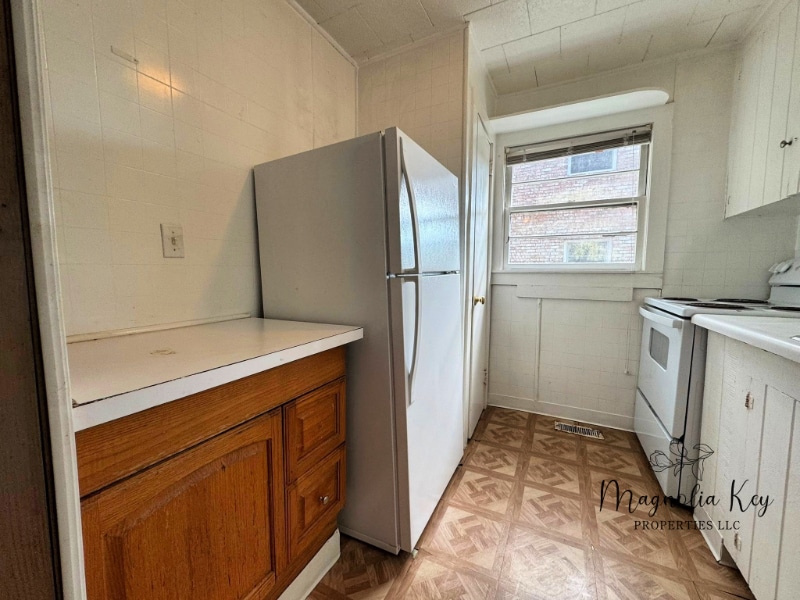 Building Photo - 7203 Porcher Dr