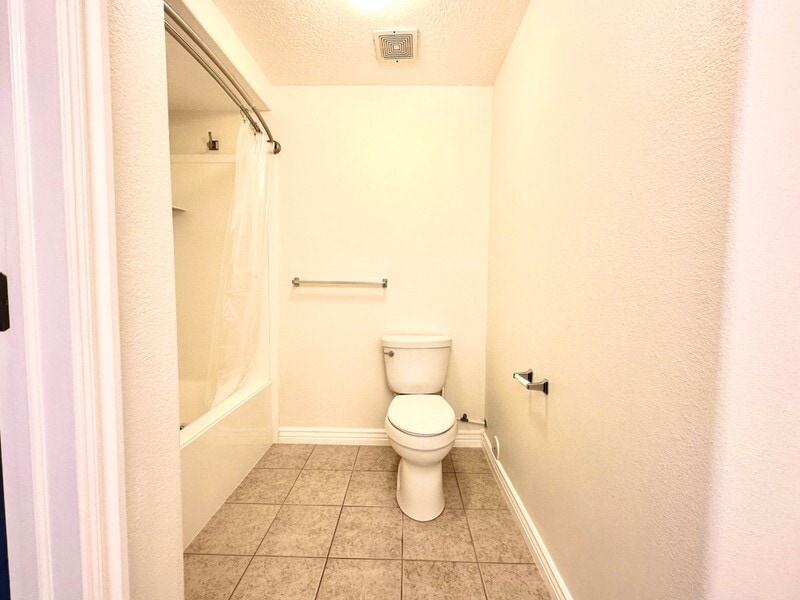 Building Photo - 90 E Resaca Dr