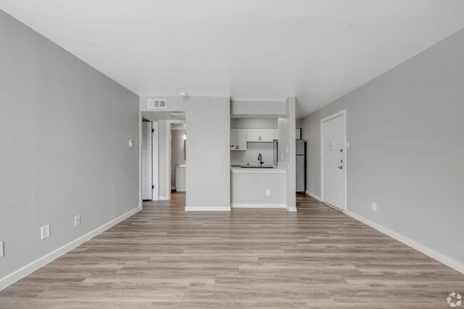 Building Photo - Cottonwood