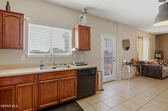 Building Photo - 14220 Firewood Dr